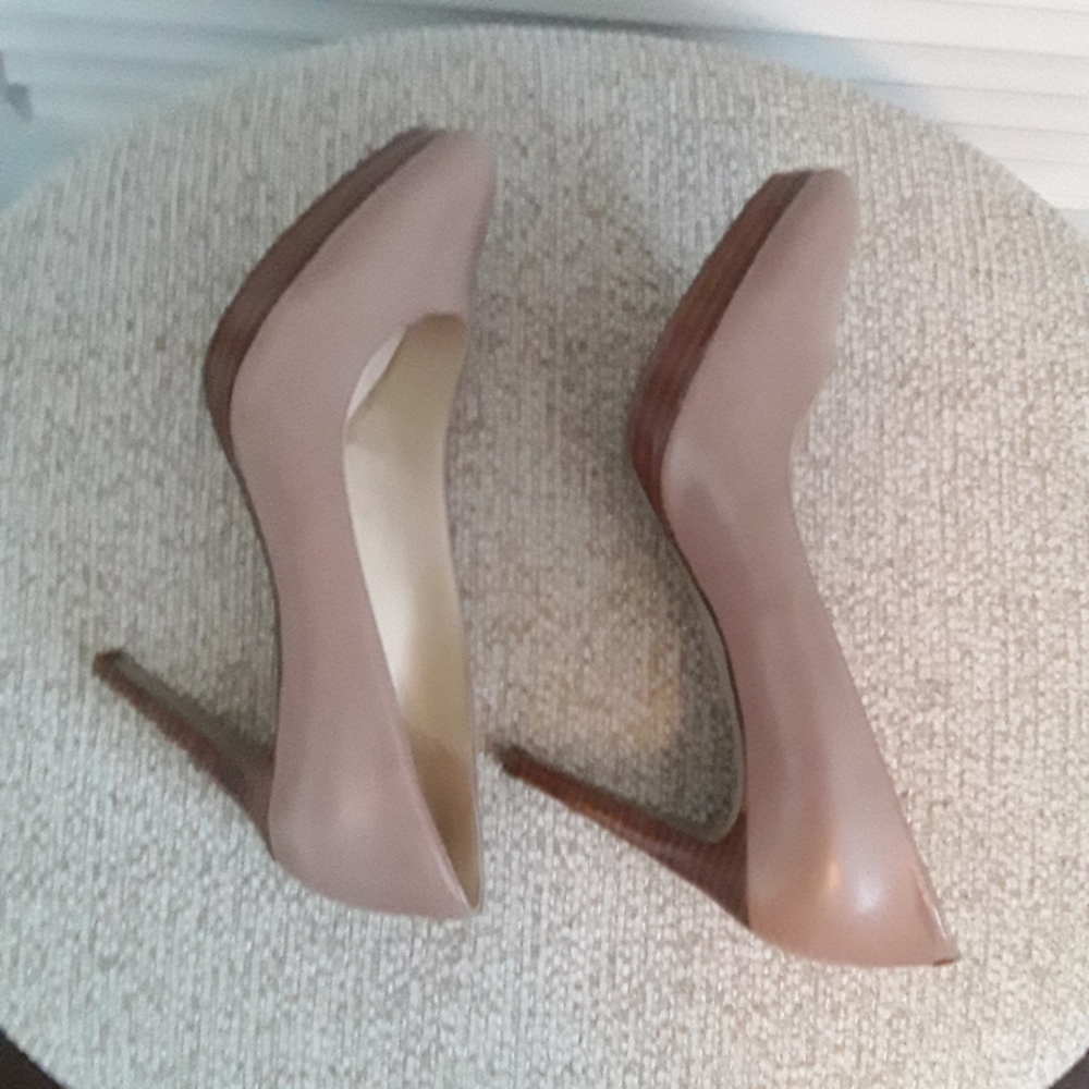 Nine West Rocha Nude Leather Platform Pumps - Picture 3 of 7